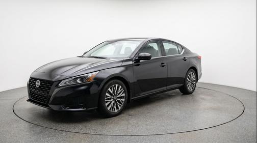 Super Black 2025 Nissan Altima SV FWD