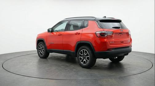 Red Hot Pearlcoat 2025 Jeep Compass Trailhawk