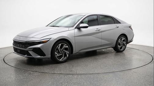 Fluid Metal 2025 Hyundai ELANTRA SEL