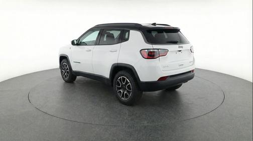 Bright White Clearcoat 2025 Jeep Compass Trailhawk
