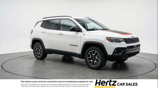Bright White Clearcoat 2025 Jeep Compass Trailhawk
