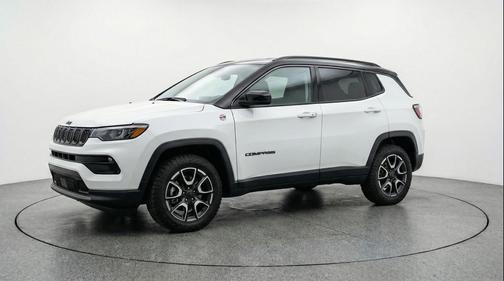 Bright White Clearcoat 2025 Jeep Compass Trailhawk