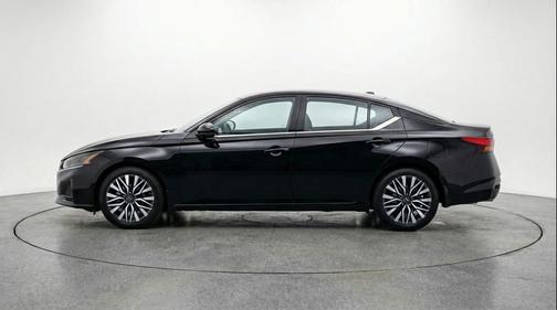 Super Black 2025 Nissan Altima SV FWD