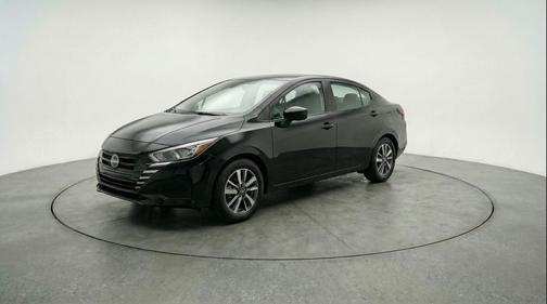 Super Black 2025 Nissan Versa 1.6 SV