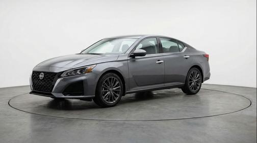 Gun Metallic 2025 Nissan Altima SV FWD