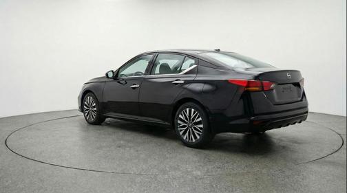 Super Black 2025 Nissan Altima SV FWD