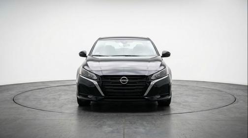 Super Black 2025 Nissan Altima SV FWD