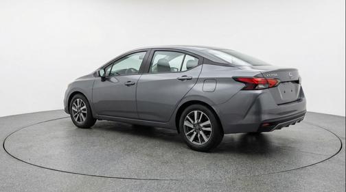 Gun Metallic 2025 Nissan Versa 1.6 SV