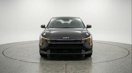 Aurora Black Pearl 2025 Kia K4 LXS