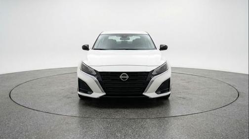 Glacier White 2025 Nissan Altima SV FWD