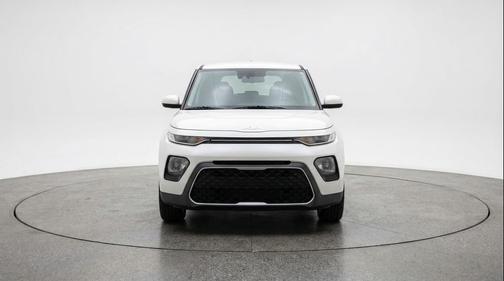 Snow White Pearl 2025 Kia Soul LX