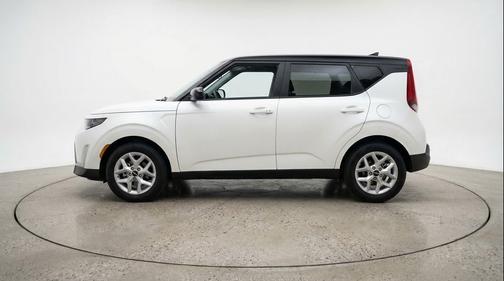 Snow White Pearl 2025 Kia Soul LX