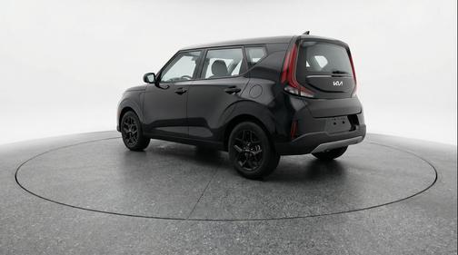 Fusion Black 2025 Kia Soul LX