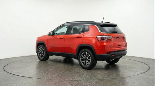 Red Hot Pearlcoat 2025 Jeep Compass Trailhawk