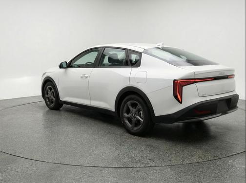 Snow White Pearl 2025 Kia K4 LXS