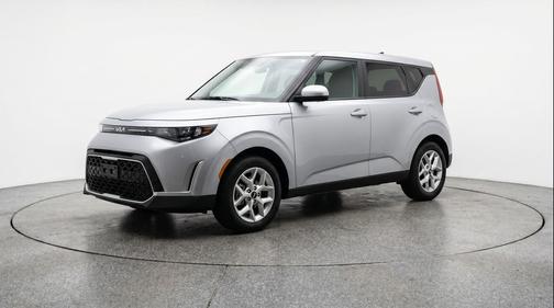 Gravity Gray 2025 Kia Soul LX