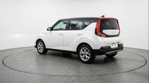 Snow White Pearl 2025 Kia Soul LX