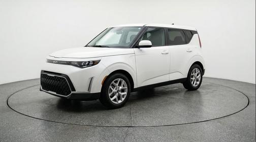 Snow White Pearl 2025 Kia Soul LX