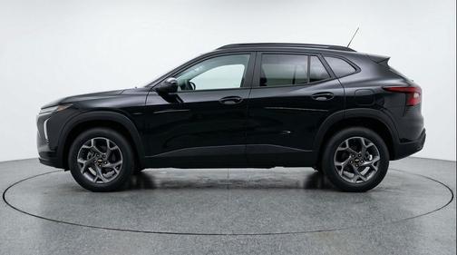 Mosaic Black Metallic 2025 Chevrolet Trax LT