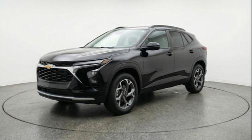 Mosaic Black Metallic 2025 Chevrolet Trax LT