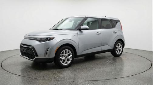 Steel Gray 2025 Kia Soul LX