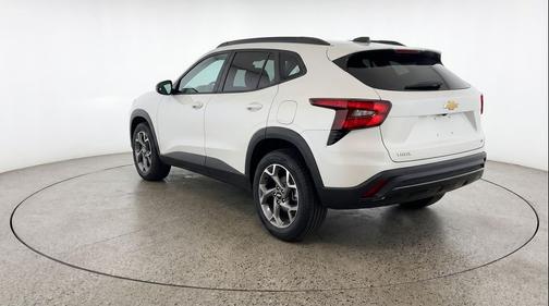 Summit White 2025 Chevrolet Trax LT