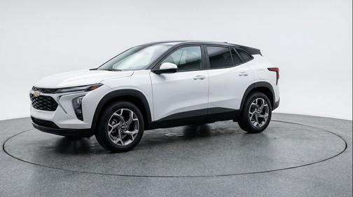 Summit White 2025 Chevrolet Trax LT