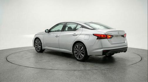 Brilliant Silver Metallic 2026 Nissan Altima SV FWD