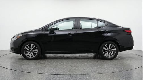Super Black 2025 Nissan Versa 1.6 SV