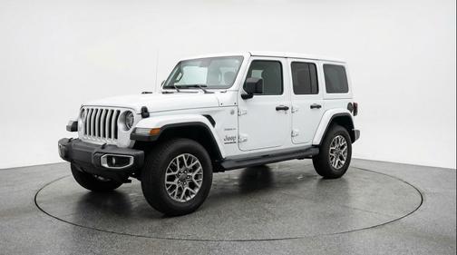 Bright White Clearcoat 2025 Jeep Wrangler 4-Door Sahara 4x4