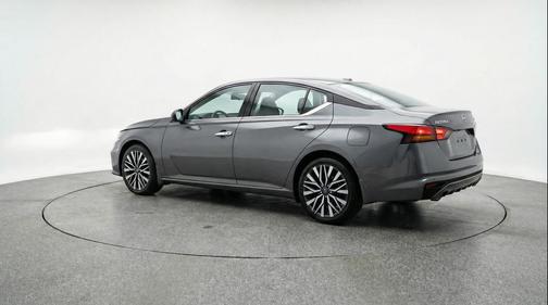 Gun Metallic 2025 Nissan Altima SV FWD