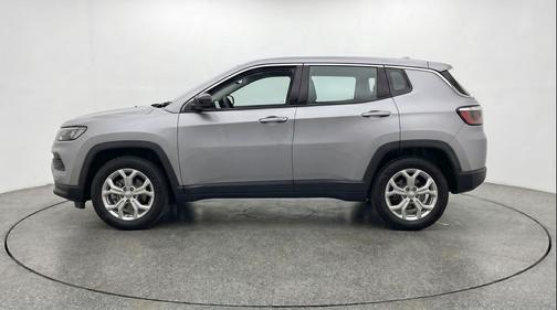 Silver Zynith Metallic Clearcoat 2025 Jeep Compass Latitude