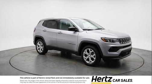 Silver Zynith Metallic Clearcoat 2025 Jeep Compass Latitude