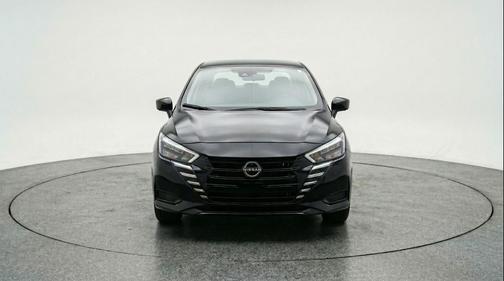 Super Black 2025 Nissan Versa 1.6 SV