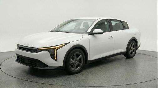 Snow White Pearl 2025 Kia K4 LXS