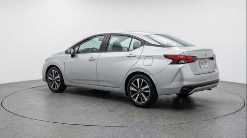 Brilliant Silver Metallic 2025 Nissan Versa 1.6 SV