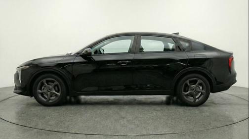 Aurora Black Pearl 2025 Kia K4 LXS