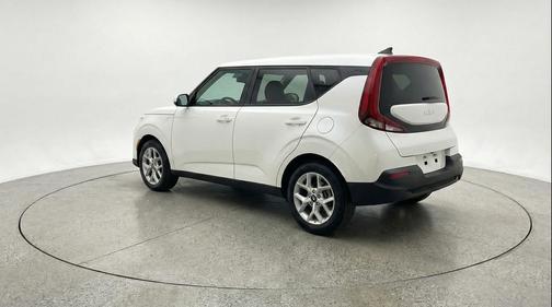 Snow White Pearl 2025 Kia Soul LX
