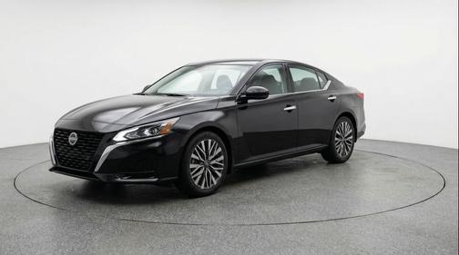 Super Black 2025 Nissan Altima SV FWD
