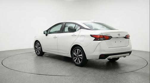 Aspen White Tricoat 2025 Nissan Versa 1.6 SV