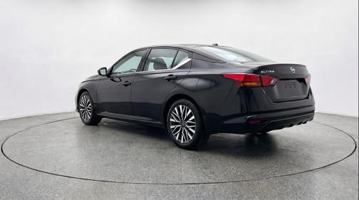 Super Black 2025 Nissan Altima SV FWD