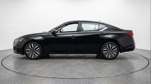 Super Black 2025 Nissan Altima SV FWD