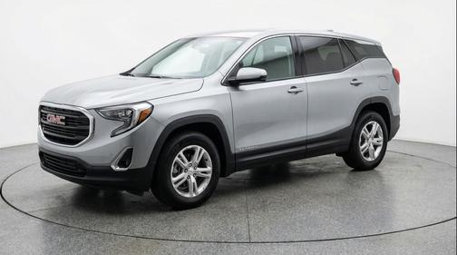 Sterling Gray Metallic 2024 GMC Terrain SLE