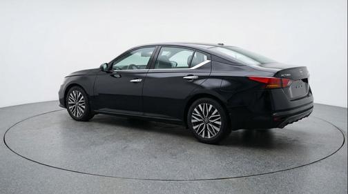 Super Black 2025 Nissan Altima SV FWD