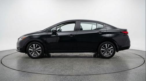 Super Black 2025 Nissan Versa 1.6 SV