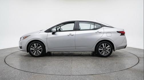Brilliant Silver Metallic 2025 Nissan Versa 1.6 SV