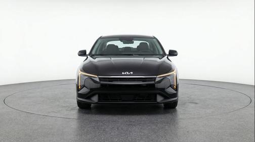 Aurora Black Pearl 2025 Kia K4 LXS