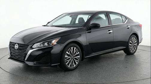 Super Black 2025 Nissan Altima SV FWD