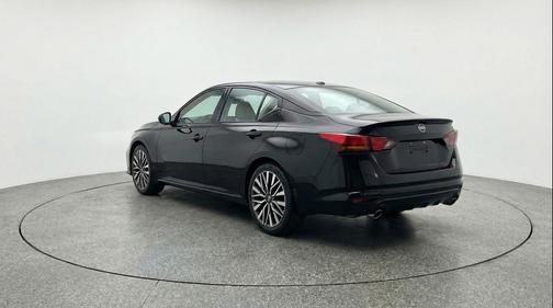 Super Black 2025 Nissan Altima SV FWD