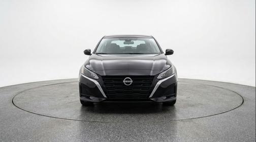 Super Black 2025 Nissan Altima SV FWD